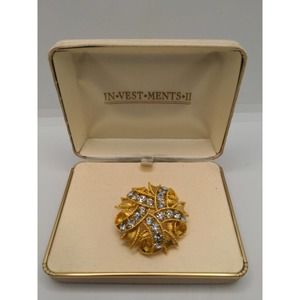 Vintage MJENT Gold Tone Wreath Style Circle Brooch With Clear White Crystal